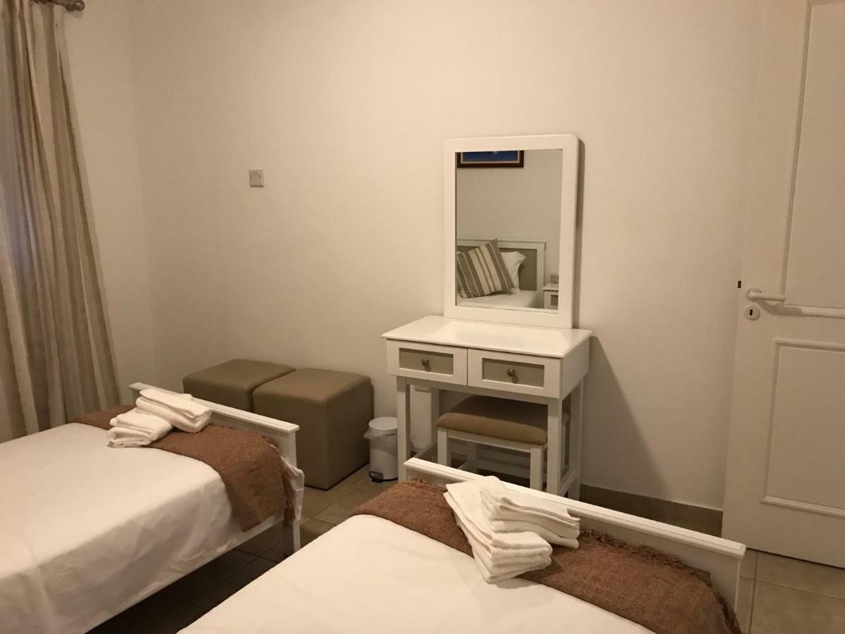 Kings Palace - Fabulous Pool-Side 2 Bed Apartment بافوس المظهر الخارجي الصورة