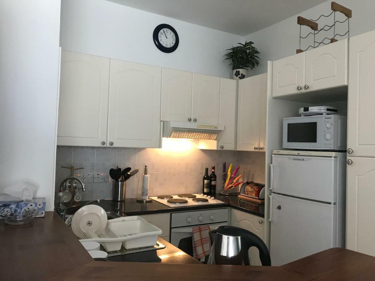 Kings Palace - Fabulous Pool-Side 2 Bed Apartment بافوس المظهر الخارجي الصورة
